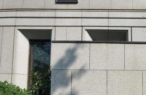 外墻涂料水包水有啥優(yōu)缺點(diǎn)？現(xiàn)在為什么基本沒人用了？